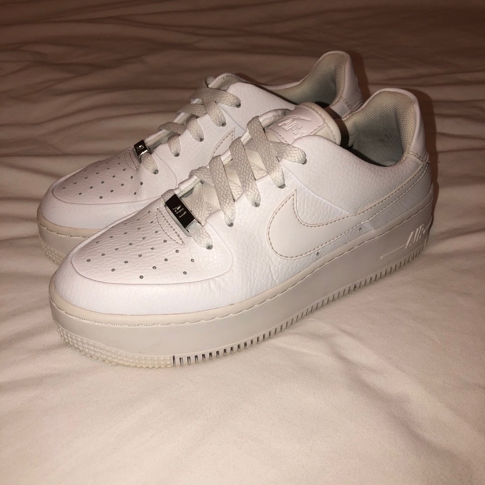 6.5 AF1 SAGE LOW - white - used but like new!
